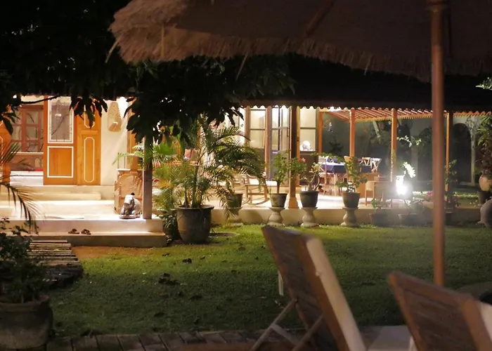 فيلة Sari Dewi Agung سمينياك